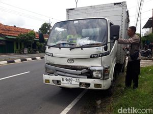 Nenek Bakul Sayur Keliling Tewas Tertabrak Truk Saat Nyebrang Jalan