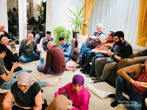 Cerita Saat Para Bule Mualaf dan Diaspora Indonesia Buka Puasa di Belanda Cerita Saat Para Bule Mualaf dan Diaspora Indonesia Buka Puasa di Belanda