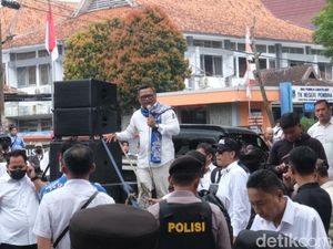 Pengangkatan Ditunda, Seribuan PPPK Garut Turun ke Jalan