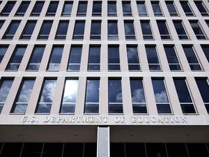 Trump Akan Pecat Massal 1.950 Staf Departemen Pendidikan AS Trump Akan Pecat Massal 1.950 Staf Departemen Pendidikan AS