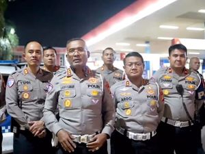 3 Hambatan Utama di Jalur Mudik Kalimalang: Jalan Berlubang-Pasar Tumpah