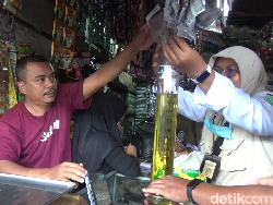 Di Lumajang, Diskopindag Temukan Minyakita 1 Liter Lebih 10 ML