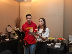 Evelina Tan Ultah ke-26, Ivan Kabul Beri Kado Bermanfaat