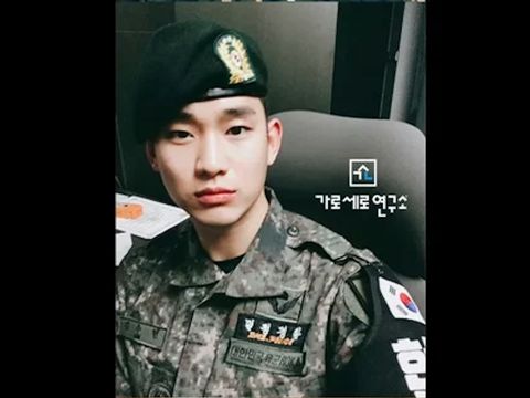 Foto yang dikirimkan Kim Soo-hyun kepada Kim Sae-ron saat wajib militer. (Arsip Saluran YouTube OVERLAB2018)