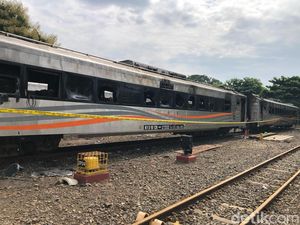 Kereta Cadangan Terbakar di Stasiun Yogyakarta, Kemenhub Buka Suara Kereta Cadangan Terbakar di Stasiun Yogyakarta, Kemenhub Buka Suara