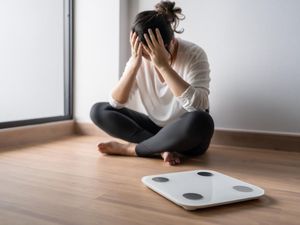 Awas Binge Eating! Kesalahan yang Bikin BB Gagal Turun saat Puasa Awas Binge Eating! Kesalahan yang Bikin BB Gagal Turun saat Puasa