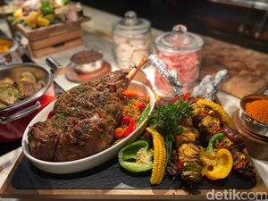 Kambing Guling hingga Seafood Jimbaran Sedap Buat Buka Puasa di Hotel SCBD Kambing Guling hingga Seafood Jimbaran Sedap Buat Buka Puasa di Hotel SCBD