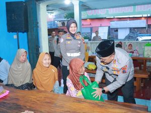 Peduli Sosial Ramadan, Polres Klaten Bagikan Bansos ke Lansia di Krapyak