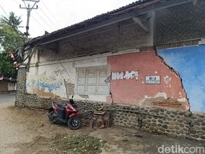 Memori Kejayaan Stasiun Pangandaran yang Kini Mirip Rumah Hantu Memori Kejayaan Stasiun Pangandaran yang Kini Mirip Rumah Hantu