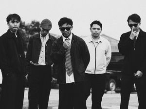 Lazim Tampilkan Amarah Versi Post Punk di Lagu Sinis Lazim Tampilkan Amarah Versi Post Punk di Lagu Sinis