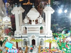 Main Bareng Bangun Silaturahmi, Lihat Instalasi LEGO di Jakarta Barat Main Bareng Bangun Silaturahmi, Lihat Instalasi LEGO di Jakarta Barat