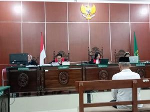 ASN Pemkot Serang Divonis 2,5 Tahun Penjara di Kasus Penipuan Rekrutmen CPNS ASN Pemkot Serang Divonis 2,5 Tahun Penjara di Kasus Penipuan Rekrutmen CPNS