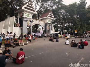 Driver Ojol Makassar Desak Pemprov Sulsel Turun Tangan Tegakkan Tarif Dasar Driver Ojol Makassar Desak Pemprov Sulsel Turun Tangan Tegakkan Tarif Dasar