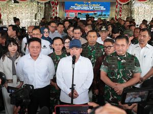 Menteri BPN Serahkan 42 Sertifikat Tanah Puslatpur di Sumsel, Terluas di Asia