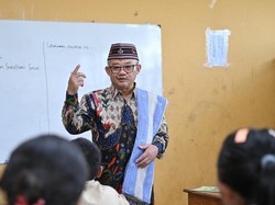 Mendadak Jadi Guru di SMPN 1 Komodo, Mendikdasmen Bagi Tips 3 H
