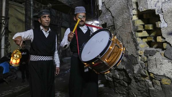 Mesaharati, Tradisi Bangunkan Sahur saat Ramadan di Irak