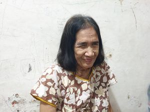 Akhir Duka Nenek Hasna karena Rumah 2x3 Meter Bakal Dipermak Akhir Duka Nenek Hasna karena Rumah 2x3 Meter Bakal Dipermak