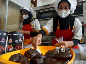 Salak Jadi Olahan Khas Jombang yang Laris Manis untuk Lebaran Salak Jadi Olahan Khas Jombang yang Laris Manis untuk Lebaran