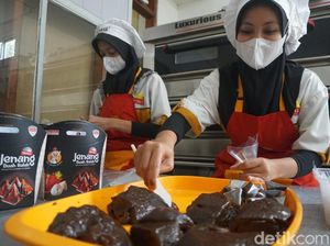 Olahan Salak Khas Jombang Laris untuk Lebaran, Omzet Rp 200 Juta Olahan Salak Khas Jombang Laris untuk Lebaran, Omzet Rp 200 Juta