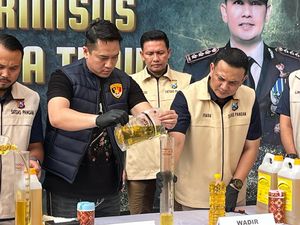Begini Modus Pengemasan Minyakita Ilegal di Sampang-Surabaya