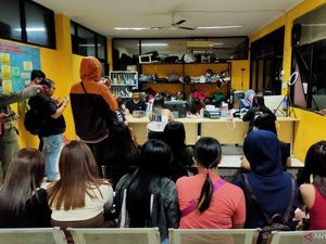 Satpol PP Jaring 14 PSK di RTH Tubagus Angke-Gang Royal Jakbar Satpol PP Jaring 14 PSK di RTH Tubagus Angke-Gang Royal Jakbar