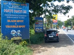Papan Imbauan Dipasang Sat Lantas Polres Probolinggo Jelang Arus Mudik