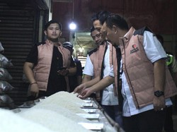 Polisi Cek Bahan Pokok di Pasar Jakbar: Stok Aman, Ada Kenaikan Harga