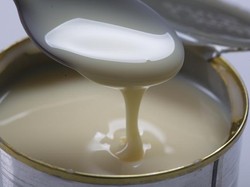 Susu Evaporasi Vs Susu Kental Manis, Ini Bedanya!