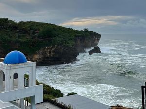 Lautan Biru di Depan Mata, Heha Ocean View Tempatnya