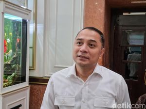 Walkot Eri Pastikan Tak Ada PHK Saat PDAM Surya Sembada Jadi Perumda Walkot Eri Pastikan Tak Ada PHK Saat PDAM Surya Sembada Jadi Perumda