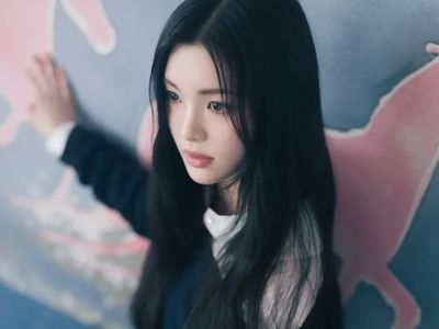 7 Foto Yuha Hearts2Hearts Viral Mirip Song Hye Kyo & Irene Red Velvet