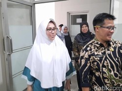 Tahapan PSU Pilbup Tasik, Ai Diantani Jalani Pemeriksaan Kesehatan