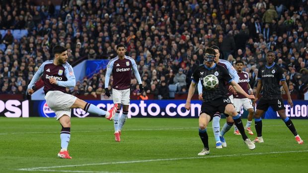 Soccer Football - Champions League - Round of 16 - Second Leg - Aston Villa v Club Brugge - Villa Park, Birmingham, Britain - March 12, 2025 Aston Villa's Marco Asensio scores their first goal REUTERS/Jaimi Joy