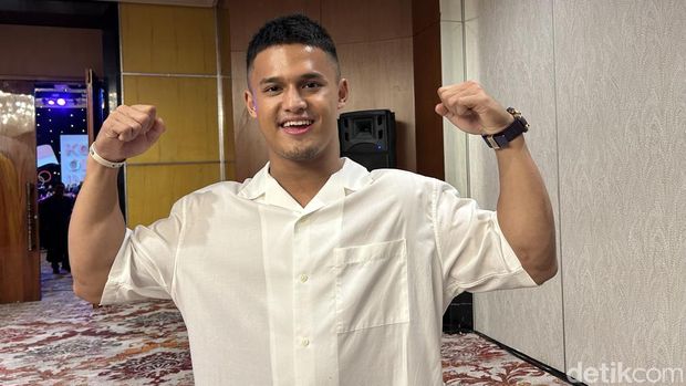 Atlet angkat besi Indonesia Rizki Juniansyah