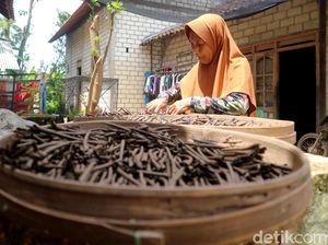 Empuk Gurih! Camilan Ampo Berbahan Tanah Liat yang Masih Digemari