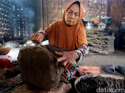 Ampo Cemilan Khas Tuban yang Terbuat dari Tanah Liat