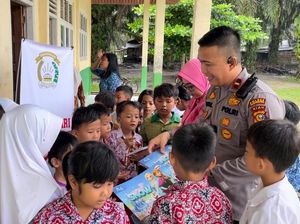 Dedikasi Ipda Ripal di Inhu Riau: Razia Sepatu hingga Bantu Urus Dokumen Warga Dedikasi Ipda Ripal di Inhu Riau: Razia Sepatu hingga Bantu Urus Dokumen Warga