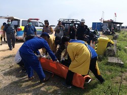 Aksi Dramatis ABK MT Ronggolawe Selamatkan Diri Saat Kapalnya Meledak