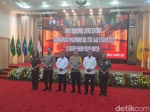 Gubernur Banten-Kapolda Koordinasi Cegah Macet Horor di Merak Saat Mudik Gubernur Banten-Kapolda Koordinasi Cegah Macet Horor di Merak Saat Mudik