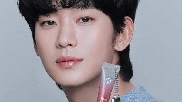 8 Foto Kim Soo Hyun Jadi Model Iklan Parfum Hingga Kosmetik, Terancam Boikot