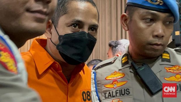 Mantan Kapolres Ngada AKBP Fajar Widyadharma Lukman Sumaatmaja