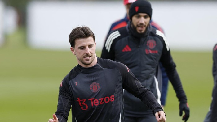 Soccer Football - Europa League - Manchester United Training - Trafford Training Centre, Carrington, Britain - March 12, 2025 Manchester Uniteds Mason Mount during training Action Images via Reuters/Jason Cairnduff