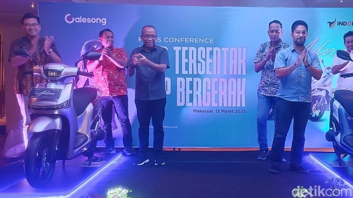Motor listrik Adora launching di Makassar.