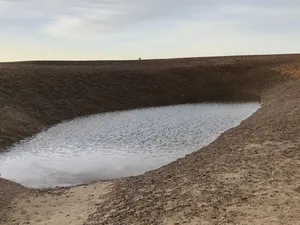 Lubang Misterius di Pantai Felixstowe