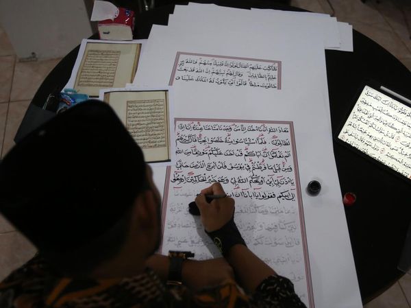 Begini Proses Penyalinan Naskah Manuskrip Mushaf Baiturrahman