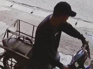 Terekam CCTV Pria di Depok Curi Motor Pengantar Gas, Polisi Selidiki