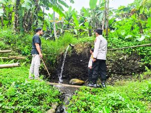 Dirampok, 2 Pemuda Lari Tunggang Langgang Tanpa Busana Saat Asyik Mandi Dirampok, 2 Pemuda Lari Tunggang Langgang Tanpa Busana Saat Asyik Mandi