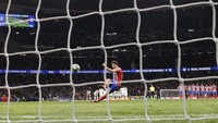 Pada babak perpanjangan waktu, tidak ada gol yang tercipta dari kedua tim. Pertandingan harus dilanjutkan ke adu penalti setelah agregat tetap imbang 2-2. 