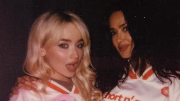 Salma Hayek dan Sabrina Carpenter Bestie Banget!