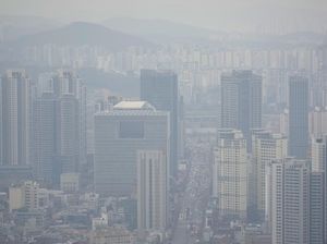 Seoul Terapkan Protokol Darurat Saat Diselimuti Polutan Debu Halus